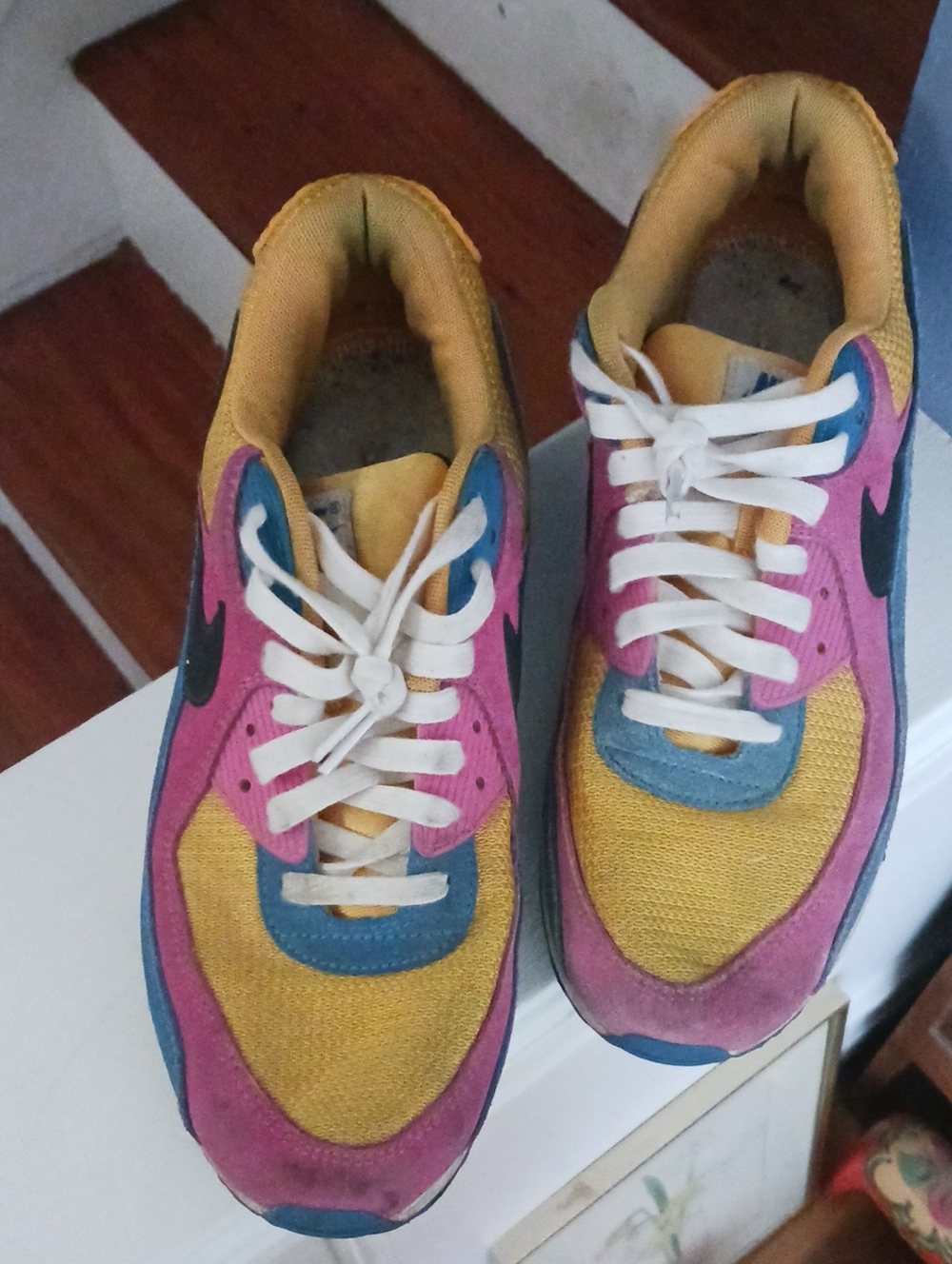 Colorful "Simpsons" Nike Sneakers in Yellow Pink Blue